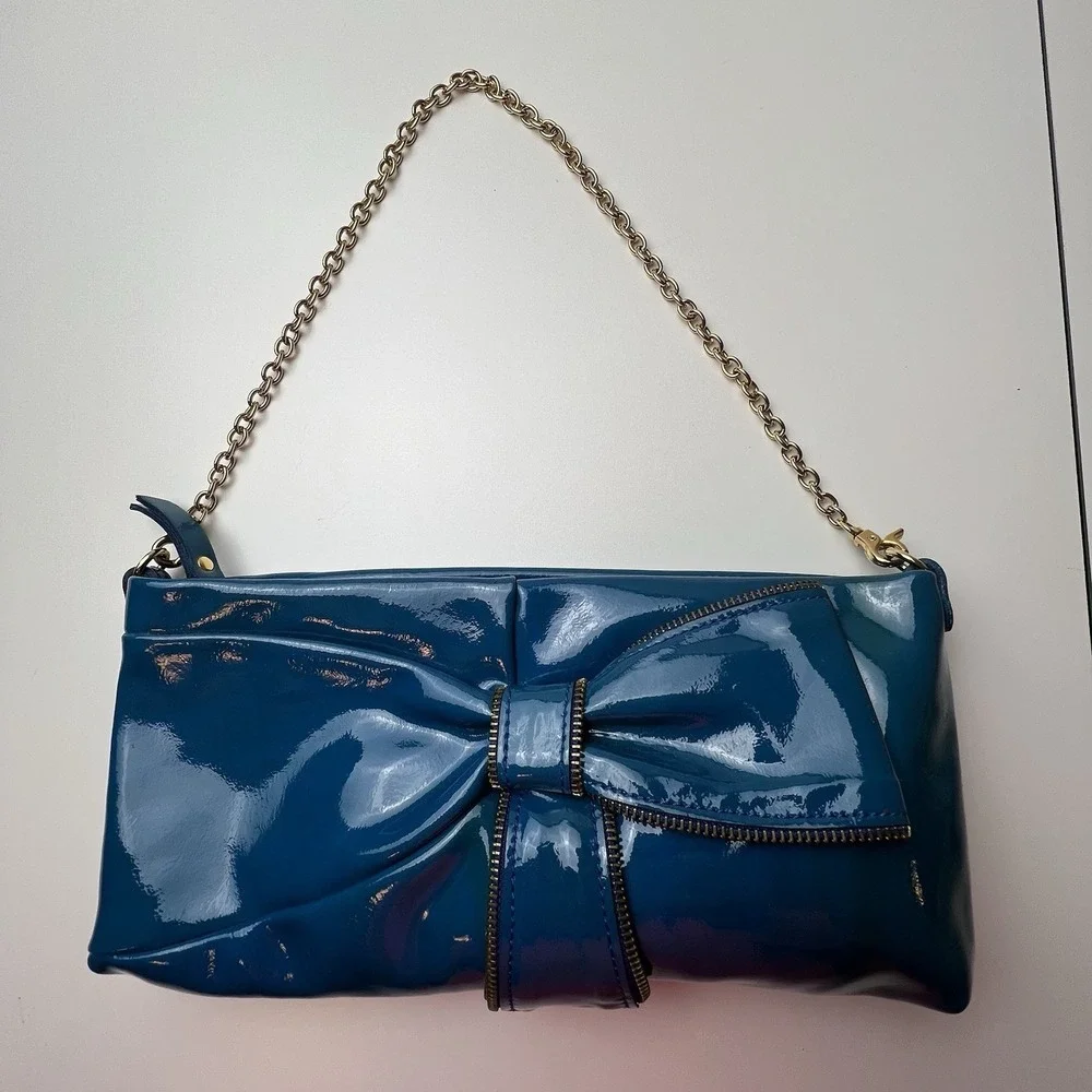 Roberta Gandolfi Italy Blue Patent Leather Chain Strap Purse Zipper Detail